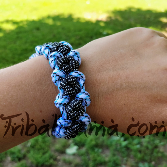 Aromatherapy Tactical 550 Paracord Bracelet - Picture 1 of 3